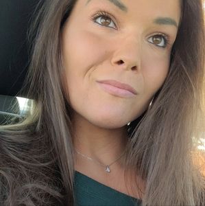 Meet your Posher, Devin